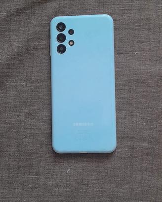 Samsung A13: 32GB/3GB RAM, 4G, batteria 5000mAh