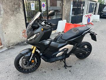 Xadv 750