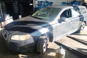 VOLVO V70 2.4d - 136 kw anno 2009