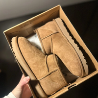Stivaletti corti da donna UGG Classic Mini EU 38