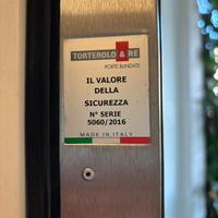Portoncino blindato a due ante