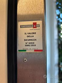 Portoncino blindato a due ante