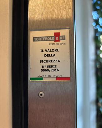 Portoncino blindato a due ante