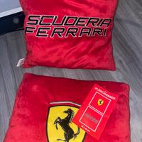 Coppia Cuscini Ferrari Originali – Logo Ricamato