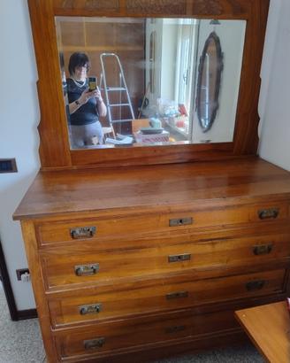 Casettiera in legno vintage con specchio