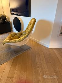 Poltrona originale di Moroso in pelle color senape