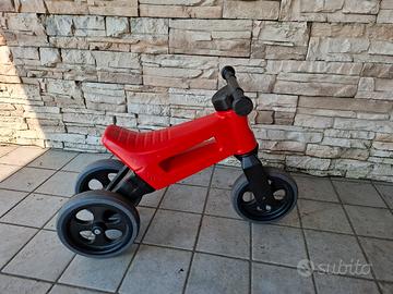 triciclo primi passi