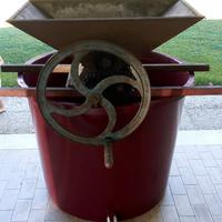 mastella e macina uva