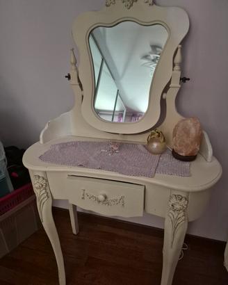 specchiera e comodini shabbuly chic