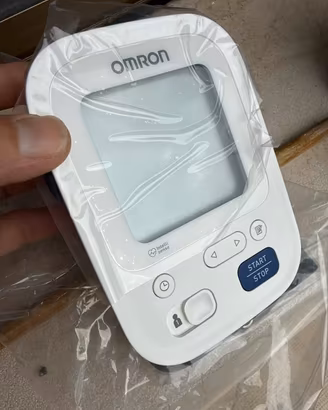 Omron m3 misuratore di pressione mai usato