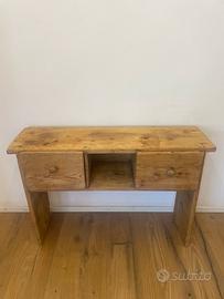 Consolle d'epoca in legno con due cassetti