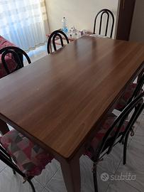 Tavolo soggiorno cucina