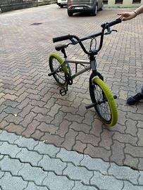 Bicicletta usato poco bmx wipe 520