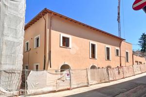 3 LOCALI A L'AQUILA