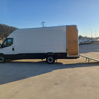 Iveco daily furgone lungo CON PEDANA