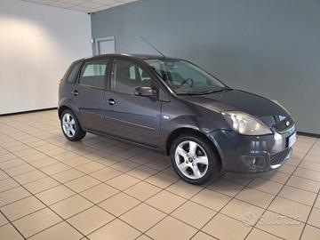 Ford Fiesta 1.2 16V aut. 5p. Ghia