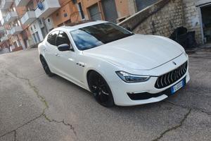 Maserati ghibli SQ4 3.0 v6 430cv ferrari tetto led