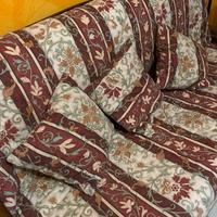 Divano letto in legno robusto con 3 cuscini