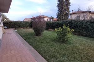 Grande appartamento con giardino