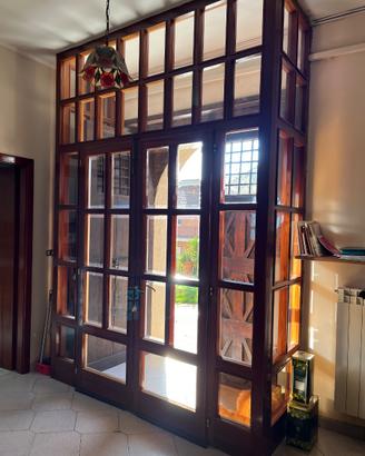 Porta vetrina stile inglese