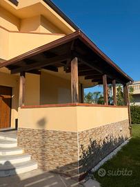 Tettoia in legno
