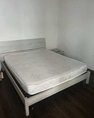 Letto matrimoniale completo con rete e materasso