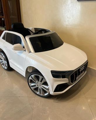 Audi q5 elettrica per bambini