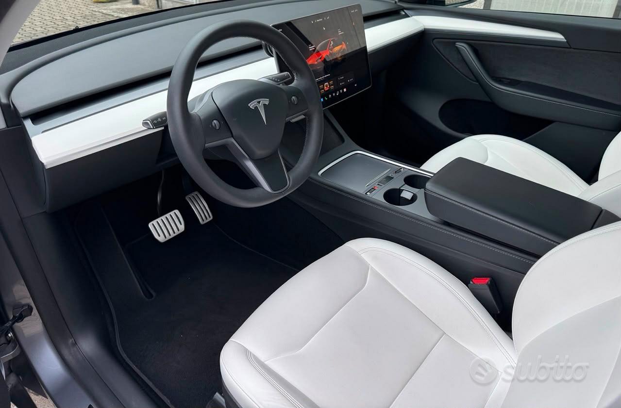 Tesla Model Y 2023 photo 3