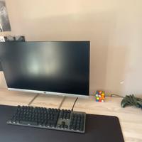 Monitor + tastiera logitech