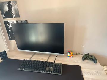 Monitor + tastiera logitech