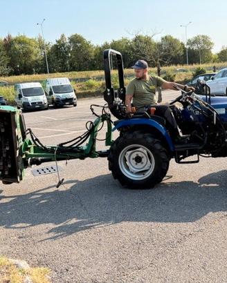 TRATTORE FARMTRAC 26 4WD USATO CON TRINCIA