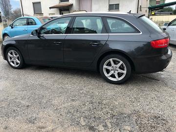 AUDI A4 3ª serie - 2011