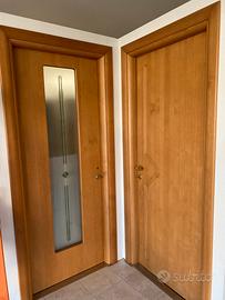 Porte interne di mostra di vari colori