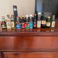 bottiglie da collezione di liquori vari