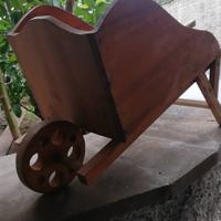 carriola fioriera in legno