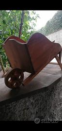 carriola fioriera in legno
