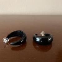 Orecchini neri a semicerchio