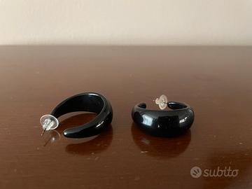 Orecchini neri a semicerchio