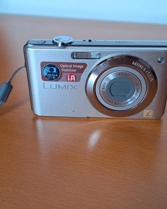 macchina fotografica  panasonic DMC-FS6