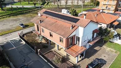 Villa di 180 m² con 5 locali e box auto doppio a B