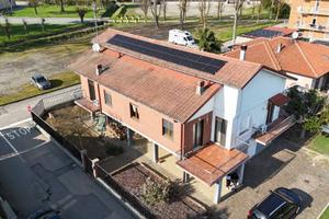 Villa di 180 m² con 5 locali e box auto doppio a B