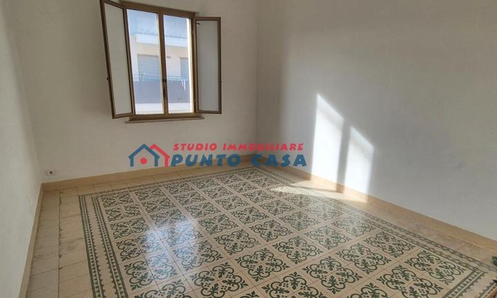 PRESSI MADONNA-App.nto al 2°p s/a da ristrutturare