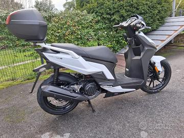 KYMCO AGILITY S 125cc BIANCO CON BAULETTO