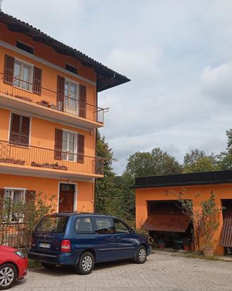 casa indipendente con giardino e due box