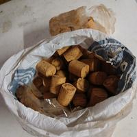 dono circa 80 tappi in sughero 