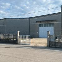 Privato affitta capannone in Piobesi Torinese