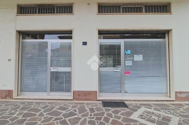 NEGOZIO A GIULIANOVA