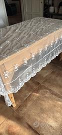 tovaglia in tulle ricamato colore bianco