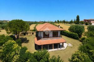 VILLA SINGOLA A MOSCIANO SANT'ANGELO