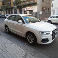 Audi Q3 2.0 TDI 120 CV Business